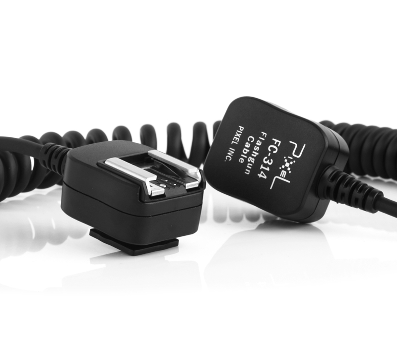 Pixel FC-314 hot shoe connecting cable, light separation and flexible use.
